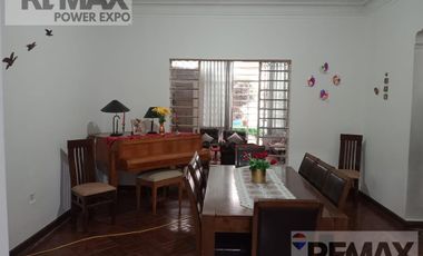 VENTA DE CASA COMO TERRENO EN SAN ANTONIO MIRAFLORES