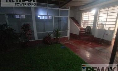 VENTA DE CASA COMO TERRENO EN SAN ANTONIO MIRAFLORES