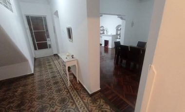 VENTA DE CASA COMO TERRENO EN SAN ANTONIO MIRAFLORES
