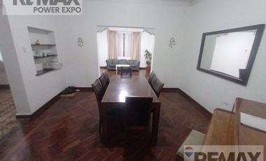 VENTA DE CASA COMO TERRENO EN SAN ANTONIO MIRAFLORES