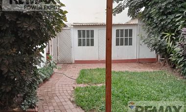 VENTA DE CASA COMO TERRENO EN SAN ANTONIO MIRAFLORES