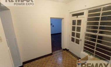 VENTA DE CASA COMO TERRENO EN SAN ANTONIO MIRAFLORES