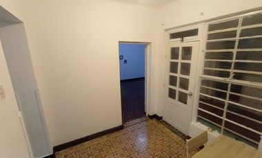 VENTA DE CASA COMO TERRENO EN SAN ANTONIO MIRAFLORES