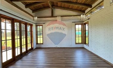 Tranquilidad y Espacio en Santa Elena, Colina