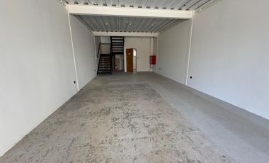 Estupendo Local Comercial en Arriendo