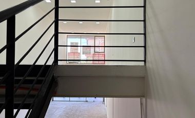 Estupendo Local Comercial en Arriendo