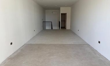 Estupendo Local Comercial en Arriendo