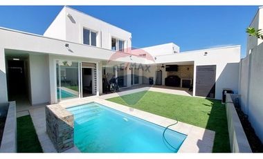 2 Pisos de 3D y 4B - Con Piscina