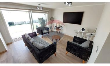 2 Pisos de 3D y 4B - Con Piscina