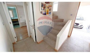 2 Pisos de 3D y 4B - Con Piscina