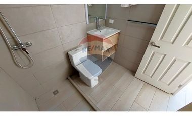 2 Pisos de 3D y 4B - Con Piscina