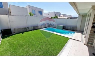 2 Pisos de 3D y 4B - Con Piscina