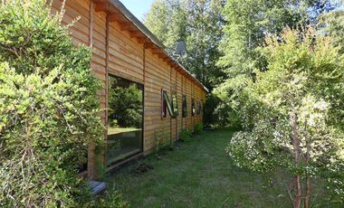 Refugio de Madera y Naturaleza en Lago Ranco
