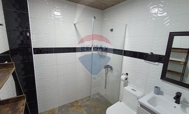 Inversión costera: dos casas con vista