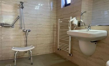 Se arrienda Hotel / Edificio comercial