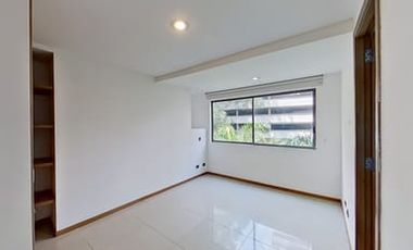 Se vende apartamento en Sabaneta, Unidad Residencial Ruiseñor. Area 111m2