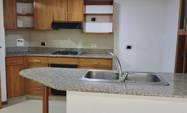 Se vende apartamento en Sabaneta, Unidad Residencial Ruiseñor. Area 111m2