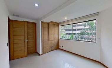 Se vende apartamento en Sabaneta, Unidad Residencial Ruiseñor. Area 111m2