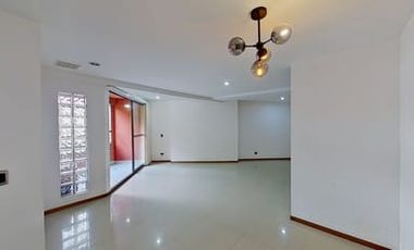 Se vende apartamento en Sabaneta, Unidad Residencial Ruiseñor. Area 111m2