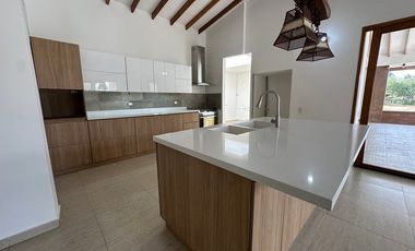 CASA EN ARRIENDO UBICADA EN ENVIGADO SECTOR LAS ANTILLAS