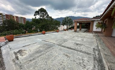 CASA EN ARRIENDO UBICADA EN ENVIGADO SECTOR LAS ANTILLAS