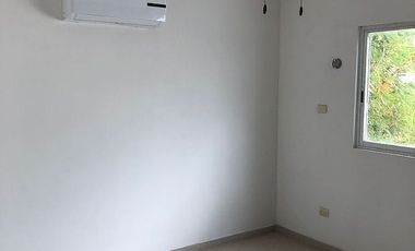 CASA EN RENTA MONTEBELLO 