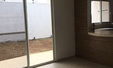 CASA EN RENTA MONTEBELLO 