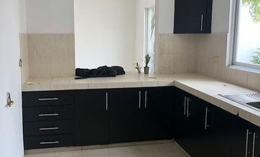 CASA EN RENTA MONTEBELLO 