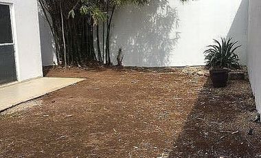 CASA EN RENTA MONTEBELLO 