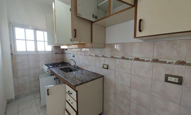 Departamento en  alquiler 3 ambientes con cochera