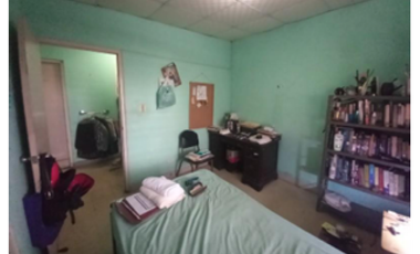 VENDO CASA EN ESQUINA URB. ALTO DE MIRAFLORES