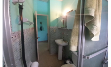VENDO CASA EN ESQUINA URB. ALTO DE MIRAFLORES