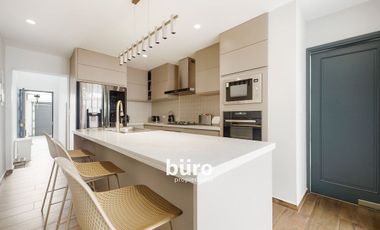 HERMOSA Y MODERNA CASA EN VENTA CON 3 DORM Y PISCINA EN SURCO
