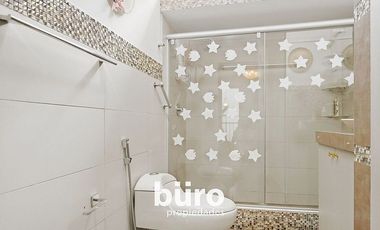 HERMOSA Y MODERNA CASA EN VENTA CON 3 DORM Y PISCINA EN SURCO
