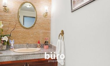 HERMOSA Y MODERNA CASA EN VENTA CON 3 DORM Y PISCINA EN SURCO
