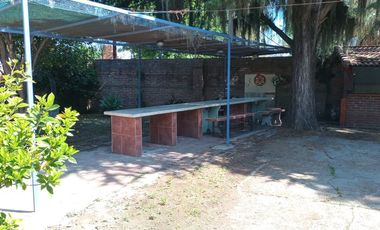 CASA QUINTA CON CANCHA DE TENIS EN SAUCE