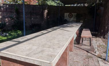 CASA QUINTA CON CANCHA DE TENIS EN SAUCE