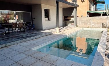 CASA 3 DORMI C/PILETA EN VENTA LOGARITMO