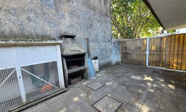 Casa 8 Amb. Venta. Burzaco centro. Garage 2 autos