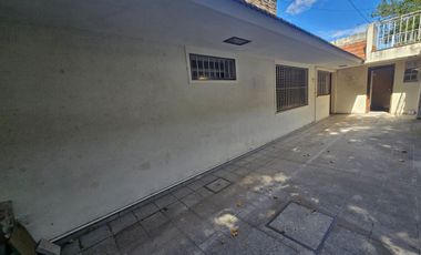 Casa 8 Amb. Venta. Burzaco centro. Garage 2 autos