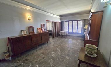 Casa 8 Amb. Venta. Burzaco centro. Garage 2 autos