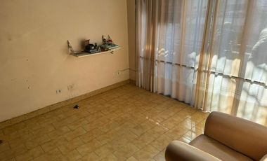 OFICINA Comercial con espacio guar. Caseros centro