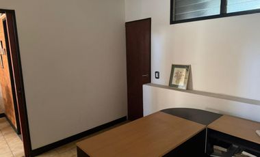 OFICINA Comercial con espacio guar. Caseros centro