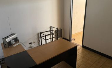 OFICINA Comercial con espacio guar. Caseros centro