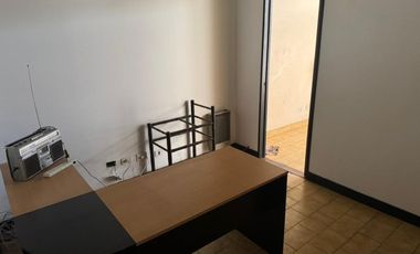 OFICINA Comercial con espacio guar. Caseros centro