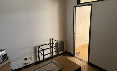 OFICINA Comercial con espacio guar. Caseros centro