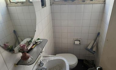 OFICINA Comercial con espacio guar. Caseros centro