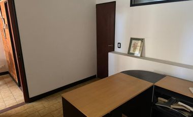 OFICINA Comercial con espacio guar. Caseros centro