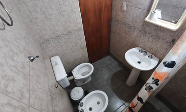 VENTA INMUEBLE CON 6 DEPARTAMENTOS - RUTA 11