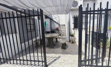 VENTA INMUEBLE CON 6 DEPARTAMENTOS - RUTA 11